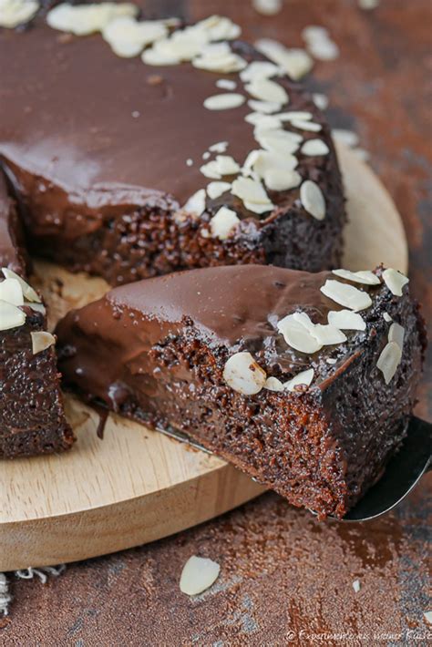 Schokokuchen mit Öl: Zutatenübersicht und Textur-Infografik
