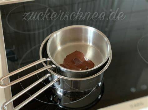 Schokolade im Wasserbad schmelzen - Anleitung