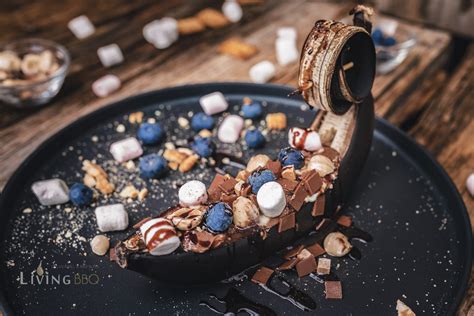 Schokolade und Toppings für gegrillte Banane