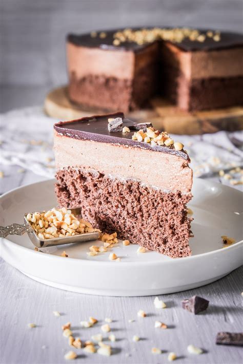 Schokoladen Mousse Torte angeschnitten, Schichten sichtbar
