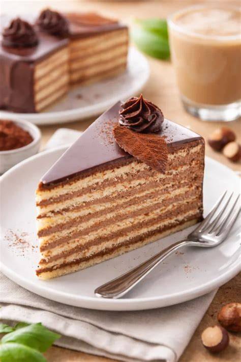 Schokoladen-Buttercreme auf Torte