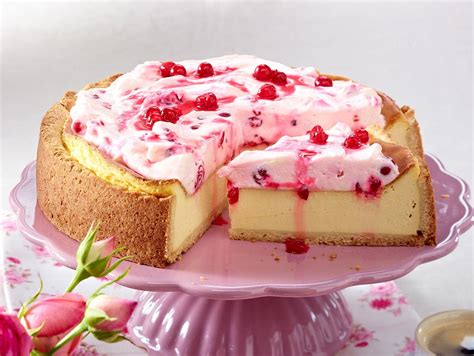 Schokoladen-Ganache als Topping für Käsekuchen