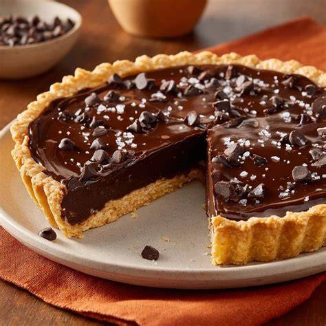 Schokoladen-Trüffel-Tarte angeschnitten