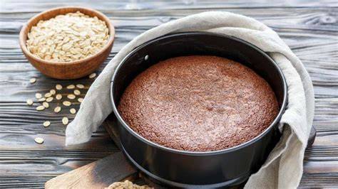 Schokoladenbiskuit in Springform frisch gebacken