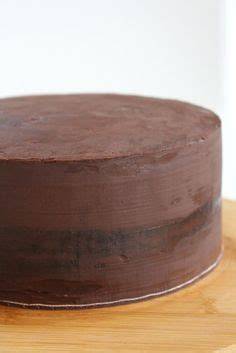 Schokoladenbiskuit mit Ganache - Schichtung und Endergebnis