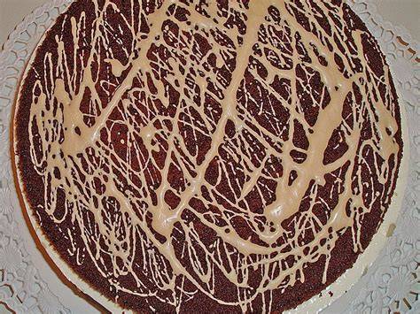 Schokoladenboden mit Schmandcreme Torte
