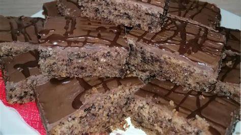 Schokoladenbrot aufgeschnitten, Quadrate und Glasur