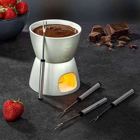 Schokoladenfondue - kulinarische Verwendung von flüssiger Schokolade
