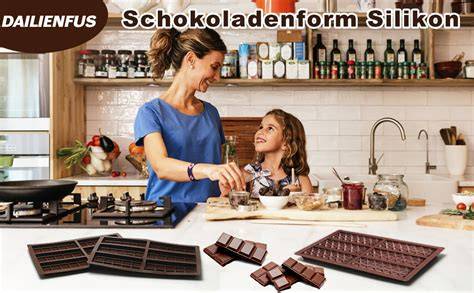 Schokoladenformen und gefüllte Tafeln