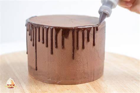 Schokoladenganache als ideale Glasur für Drip Cakes