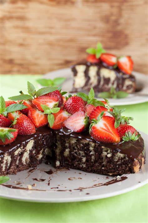 Schokoladenglasur auf Erdbeeren