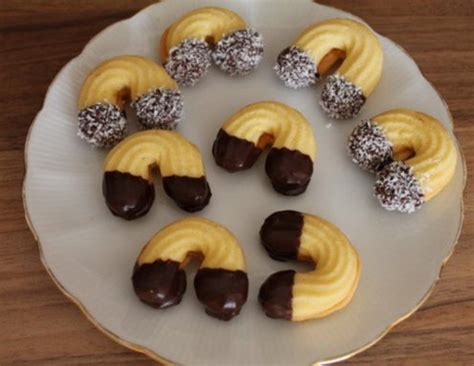 Schokoladenglasur auf Linzer Kipferl