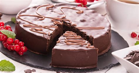 Schokoladenglasur auf der Sachertorte