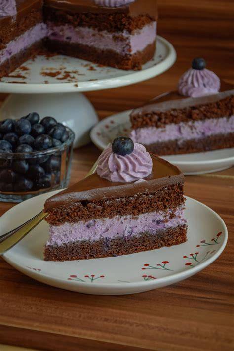 Schokoladenguss und Deko Blaubeeren