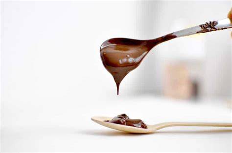 Schokoladenlöffel als kreative Dessert-Deko