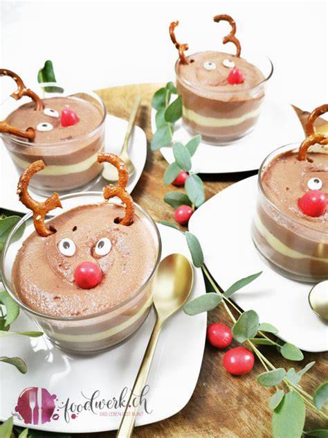 Schokoladenmousse als Rentier dekoriert für Kinder
