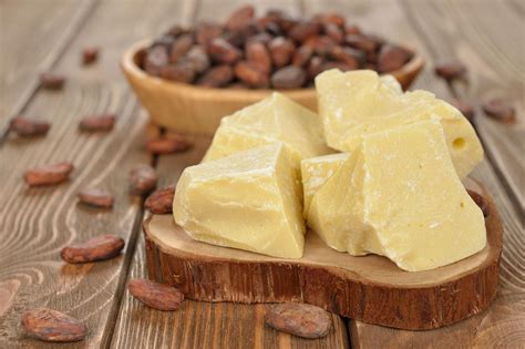Schokoladenprodukte und Kosmetik mit Kakaobutter