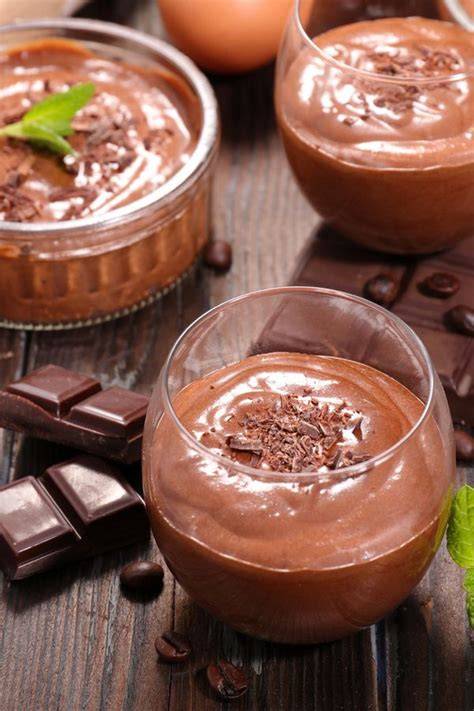 Schokoladenpudding in Dessertgläsern