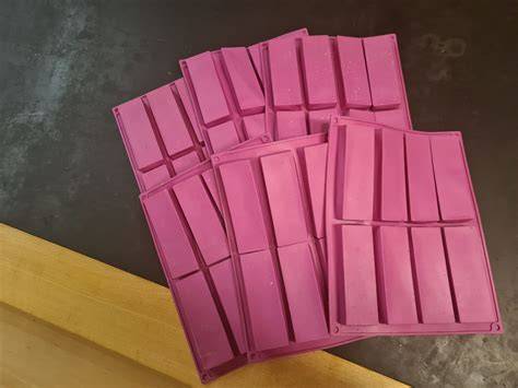 Schokoladentäfelchen in Silikonformen