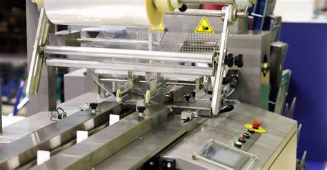 Schokoladentafeln in der Verpackungslinie