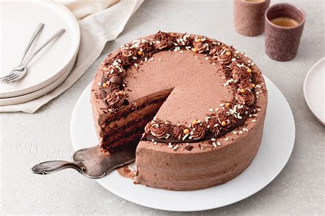 Schokoladentorte mit Mousse-Schichten