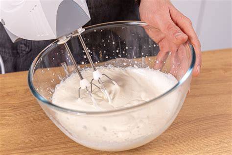 Schokomousse Sahne steif schlagen