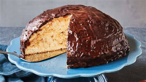 Schokomousse-Torte auf der Kaffeetafel
