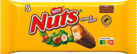 Schokoriegel mit Nuss- und Karamellfüllung