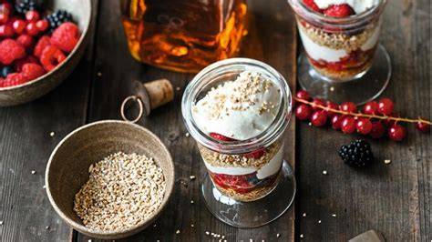 Schottische Landschaft mit Himbeerfeld - Ursprung des Cranachan