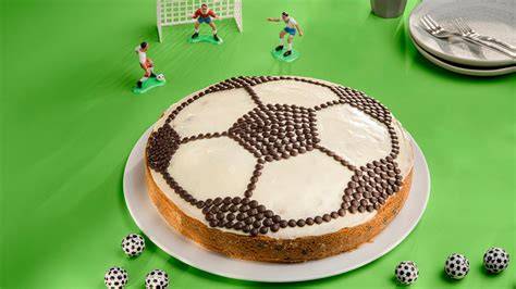 Schritt für Schritt: Zutaten für die Fußballtorte im Überblick