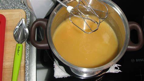 Schritt-für-Schritt: Aufschlagen der Eier-Zucker-Masse mit Handmixer