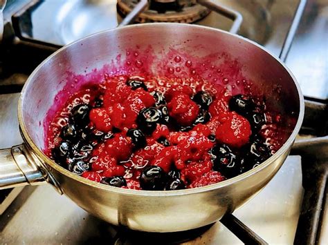 Schritt-für-Schritt: Beerenkompott kochen
