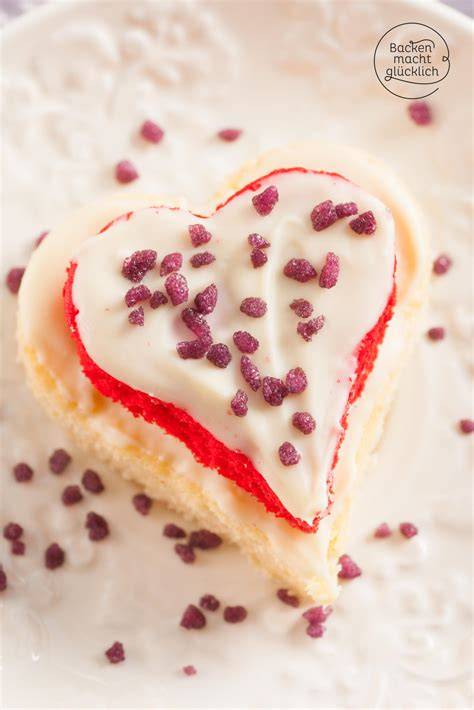 Schritt-für-Schritt: Mini-Herzkuchen mit Schokoguss und Marzipanrosen
