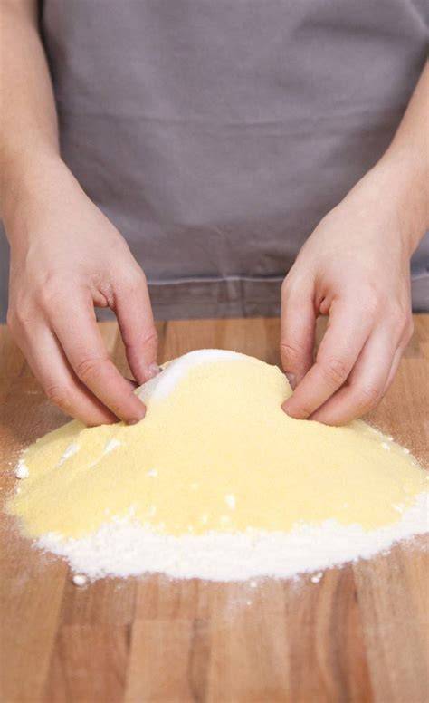 Schritt-für-Schritt: Mulde in Teigkügelchen drücken