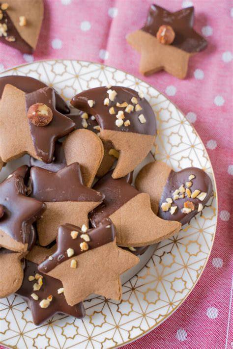 Schritt-für-Schritt: Nougat-Plätzchen ausstechen