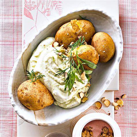 Schritt-für-Schritt: Pellkartoffeln kochen und mit Trüffel-Hollandaise servieren