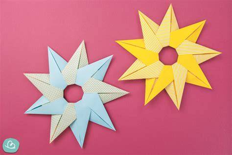 Schritt-für-Schritt: Rundkuchen mit Papierschablone zum Stern schneiden