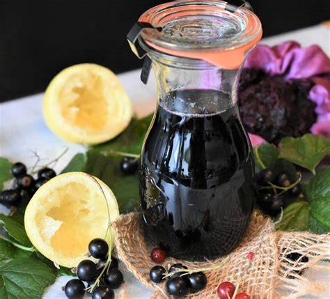 Schritt-für-Schritt: Schwarzen Johannisbeersaft pressen