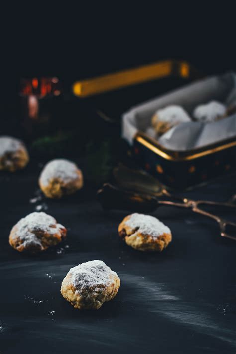 Schritt-für-Schritt: Stollenkonfekt formen