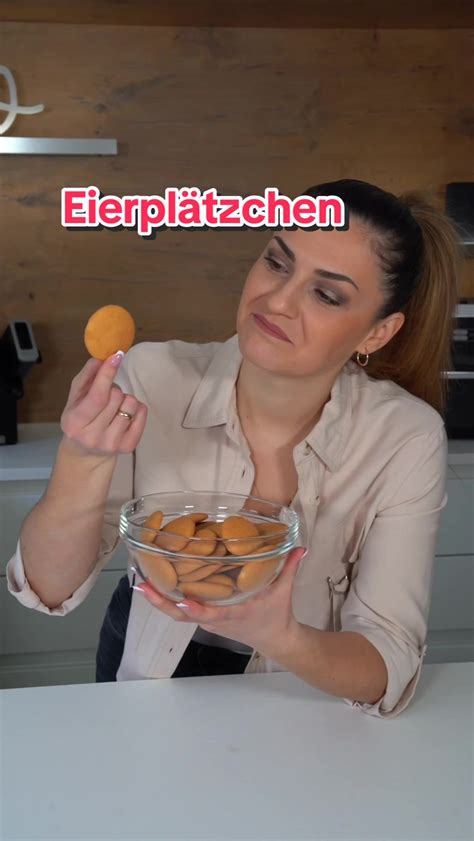 Schritt-für-Schritt: Tunken in Sahne und Wälzen in Kokos