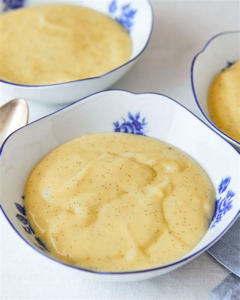 Schritt-für-Schritt: Vanillemark in Pflanzenjoghurt rühren