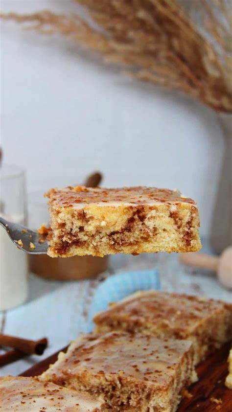 Schritt-für-Schritt Übersicht: Zimtschnecken-Blechkuchen im Thermomix Rezeptkarte