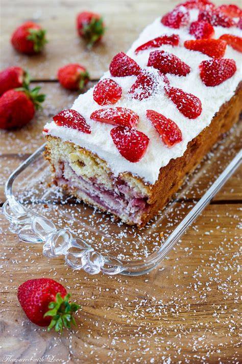 Schritt-für-Schritt Aufbau Erdbeer-Kokos-Kuchen