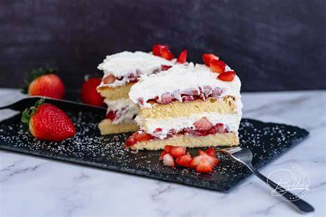 Schritt-für-Schritt Erdbeer-Sahne-Torte
