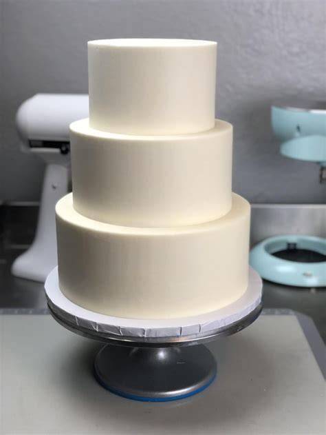 Schritt-für-Schritt Fertigung einer Hochzeitstorte