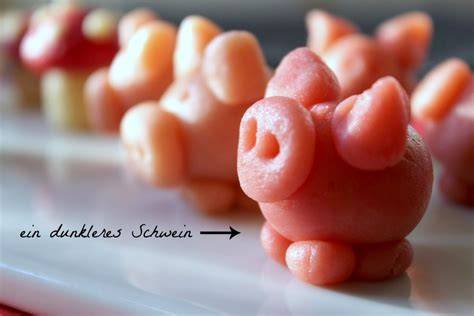 Schritt-für-Schritt Marzipanschwein formen