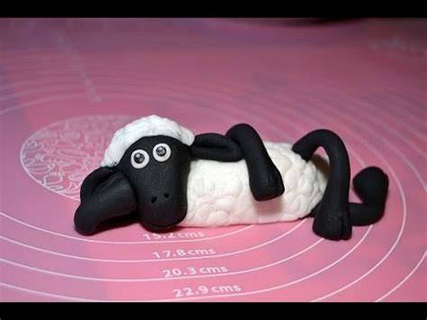 Schritt-für-Schritt Modellierprozess: Schaf aus Fondant
