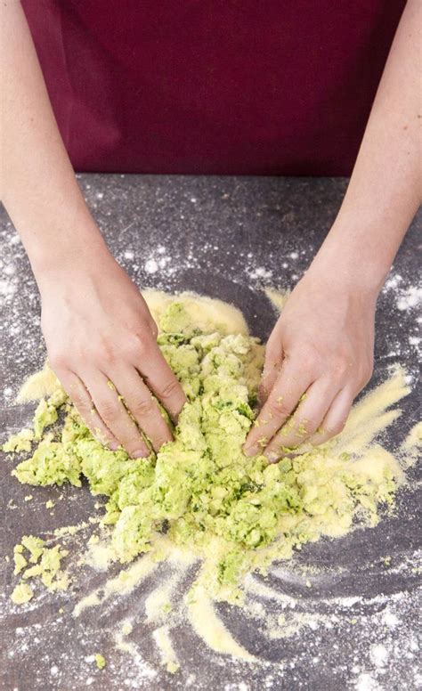Schritt-für-Schritt Zutaten auf der Arbeitsfläche