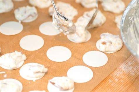 Schritt-für-Schritt-Anleitung: Teig, Oblaten, Backen, Glasieren