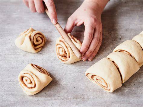 Schritt-für-Schritt-Anleitung: Teigbereitung, Formen, Backen von Butterkeksen